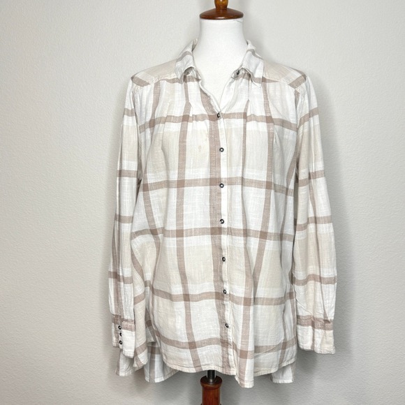 Free People Tops - FREE PEOPLE Peppy in Plaid Tunic Top LG Cream‎ Oversized Ruffle Hi-Low Boho